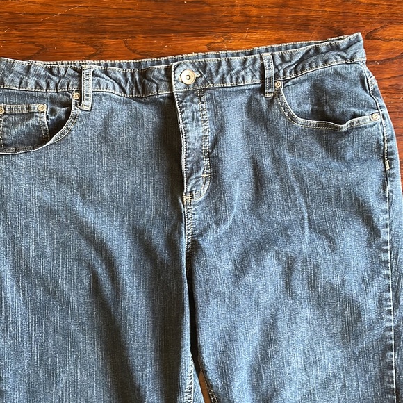 Women’s Jeans - Picture 2 of 6